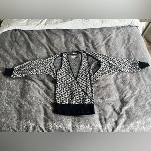 Anthropologie grey and black sweater vest with detached sleeves - Size M